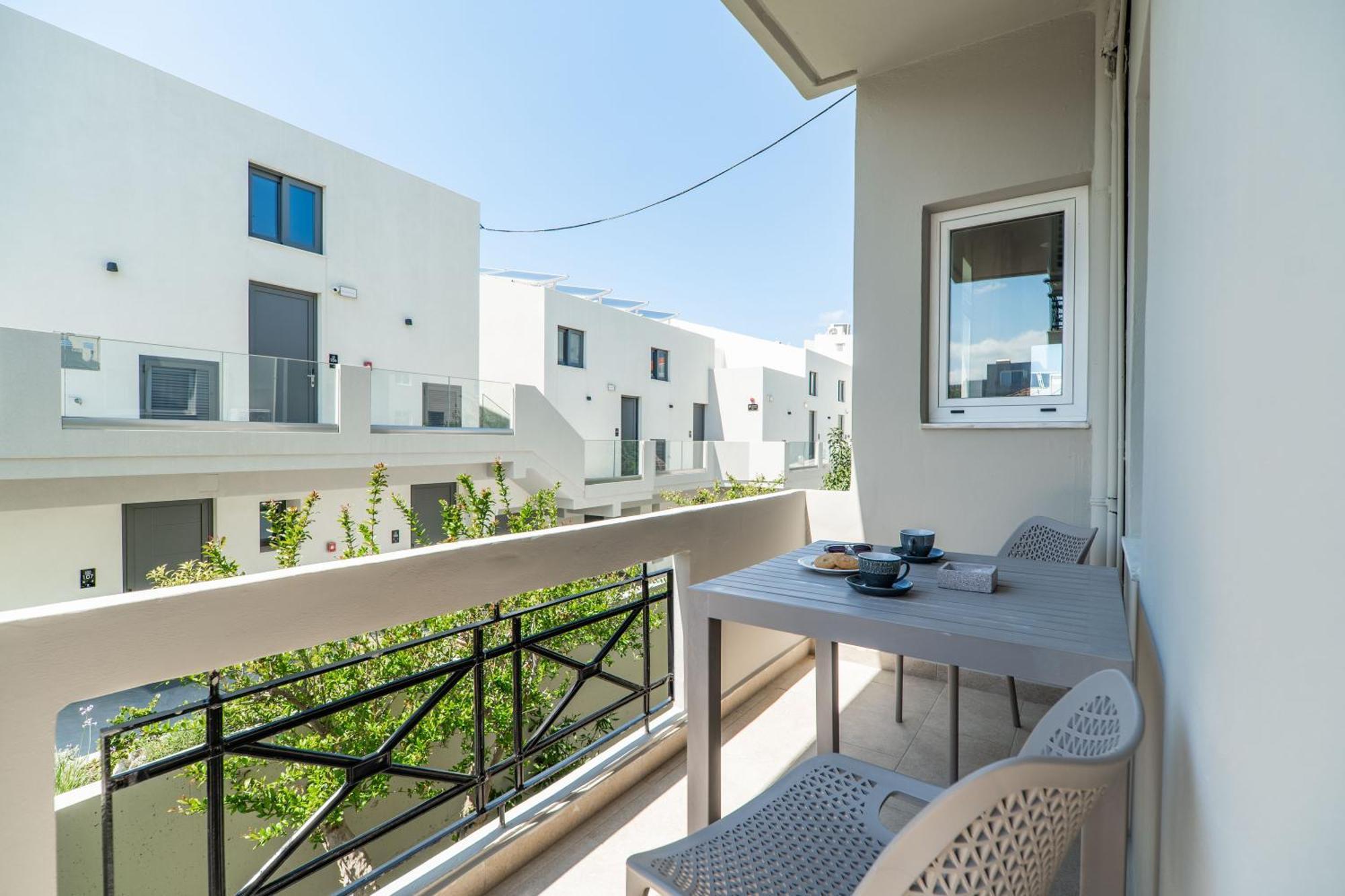 Manos Beachside Apartments Ajía Marína Szoba fotó